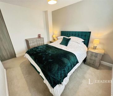 3 bedroom semi-detached house to rent - Photo 4