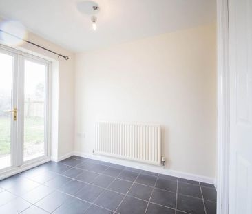 2 bedroom semi-detached house to rent - Photo 3