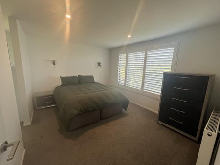 Luxury Living in Prime Location - Photo 3
