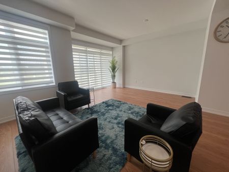 For Lease - 128 Danielle Moore Circle, Toronto, Ontario - Photo 3