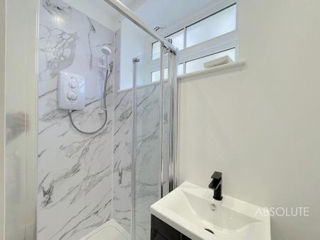 1 bedroom ground floor flat to rent - Photo 5