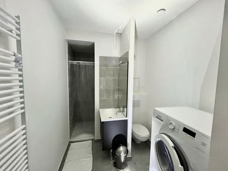 Location Appartement 1 pièce 33m² - Photo 2