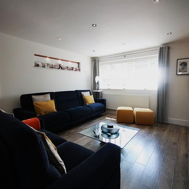 5 Bedroom Detached To Let - Photo 1