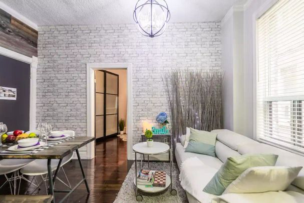 Parkdale Toronto Furnished House Rental by King and Jameson – Gorgeous 2 Bedroom plus 1 Bathroom with Gourmet Kitchen and Private Terrace - Photo 1