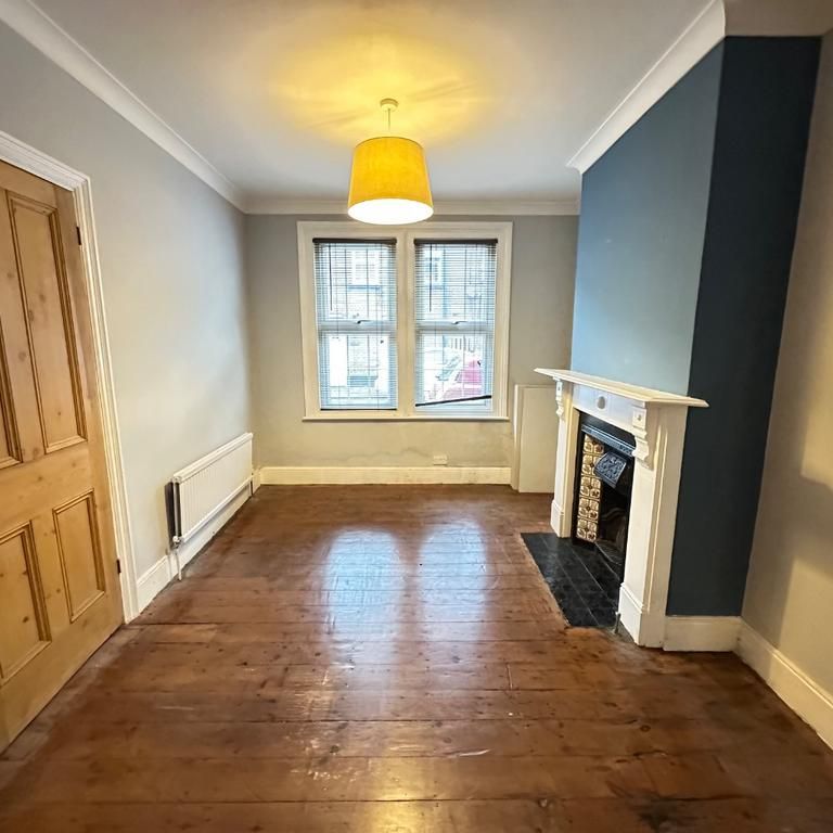 2 bedroom semi-detached house to rent - Photo 1