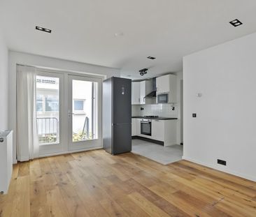Appartement te huur: Czaar Peterstraat 186 1018 PX Amsterdam - Photo 1