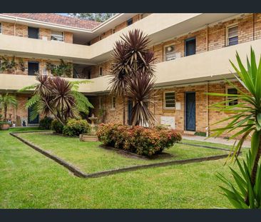 Renovated Top-Floor Living in the Heart of Elwood - Photo 5