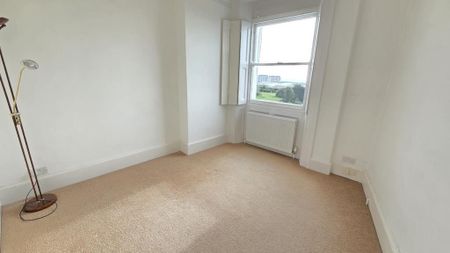 3 bedroom flat to rent - Photo 5