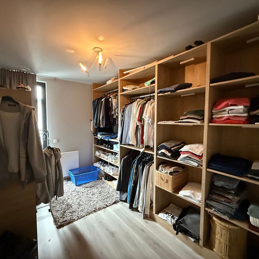 LIEDEKERKE - Luxueus appartement met staanplaats. - Photo 1
