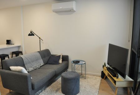 South Melbourne Living At It's Finest! - Photo 4