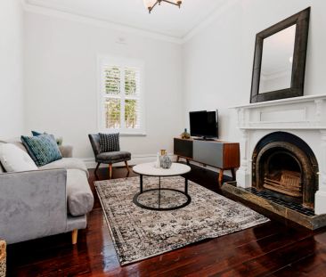 3 Bed, 1 Bath - Photo 2