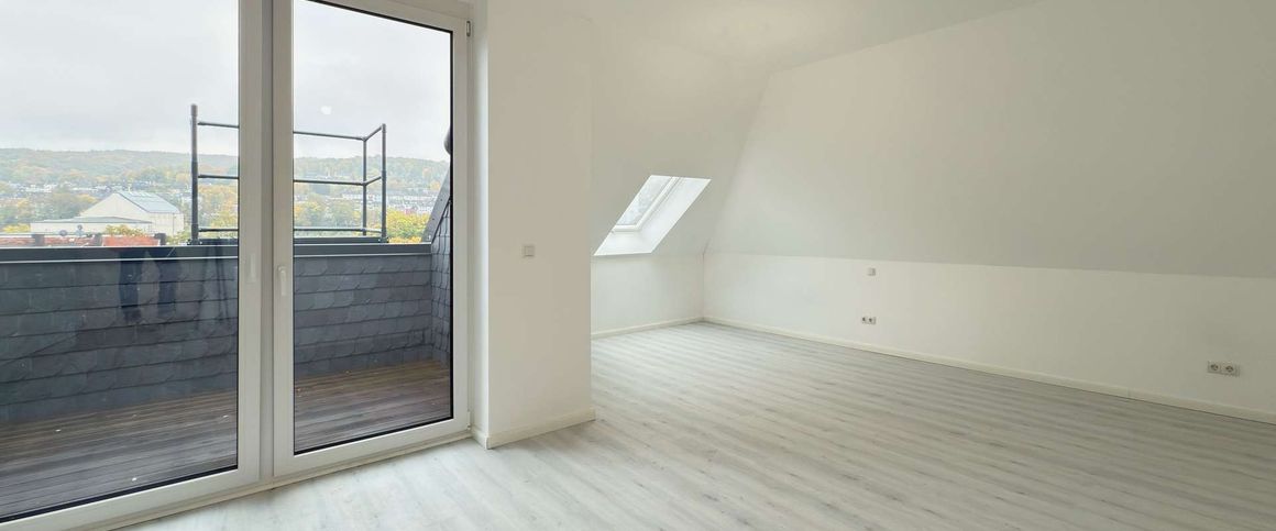 Exklusiv saniert & lichtdurchflutet – Wohnen mit Weitblick und Stil! - Photo 1