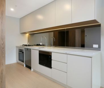 Well Priced Stylish 1 Bedroom Apartment + Study Room, With Pool Vie... - Photo 1