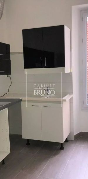 Location Appartement 2 pièces 42m² CANNES 06400 - Photo 2