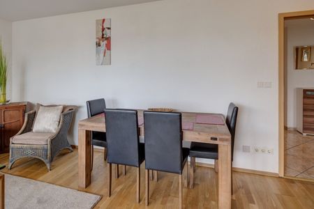 Laim: Bright 4-room apartment with great layout - Photo 4