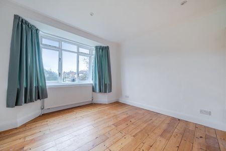 4 bedroom semi-detached house to rent - Photo 4