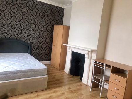 5 bedroom terraced house to rent - Photo 2