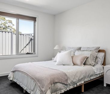 Low-maintenance and cosy, within walking distance to the Legana Sho... - Photo 4