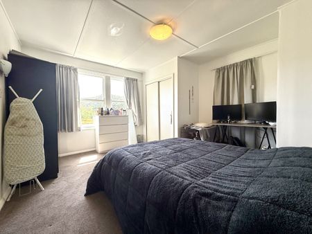3 Bedroom Flat in Karori - Photo 4
