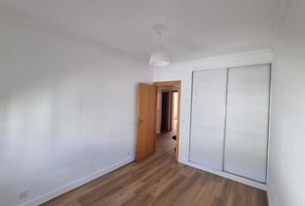 Arrendo quarto junto ao metro Alfornelos
