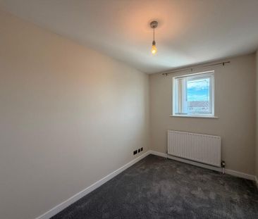 4 bedroom semi-detached house to rent - Photo 6