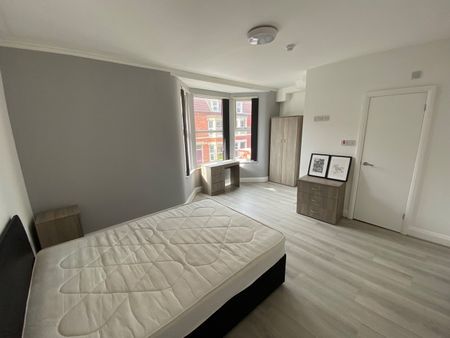 Room in a Shared House, Ampthill Road, L17 - Photo 4