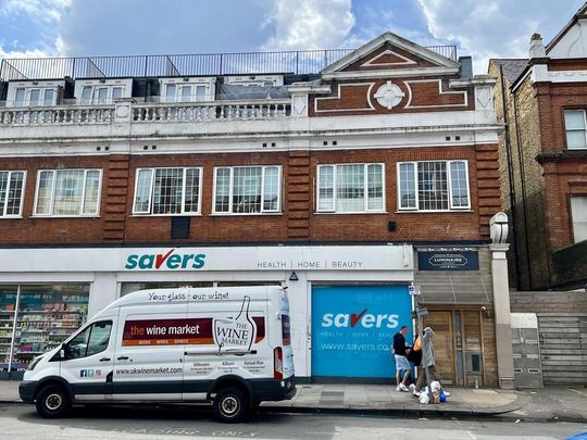 Studio to rent - Photo 1