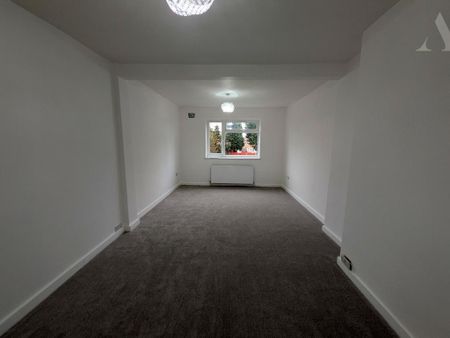 3 bedroom detached house to rent - Photo 3