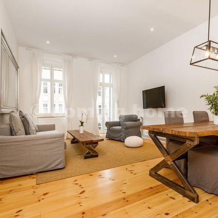 Modern Style - Photo 2