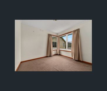 A Thoughtfully Presented Home in a Blue-Chip Locale - Photo 2