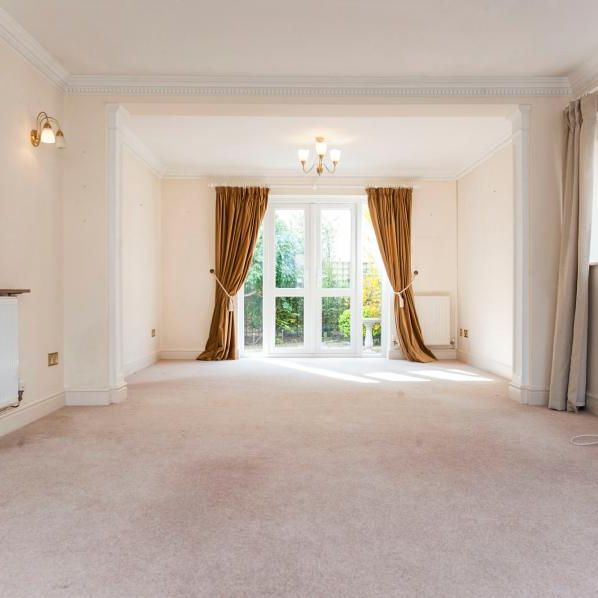 4 bedroom house to rent Drakes Place, Cheltenham, GL50 - Photo 1