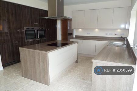 5 bedroom detached house to rent - Photo 4