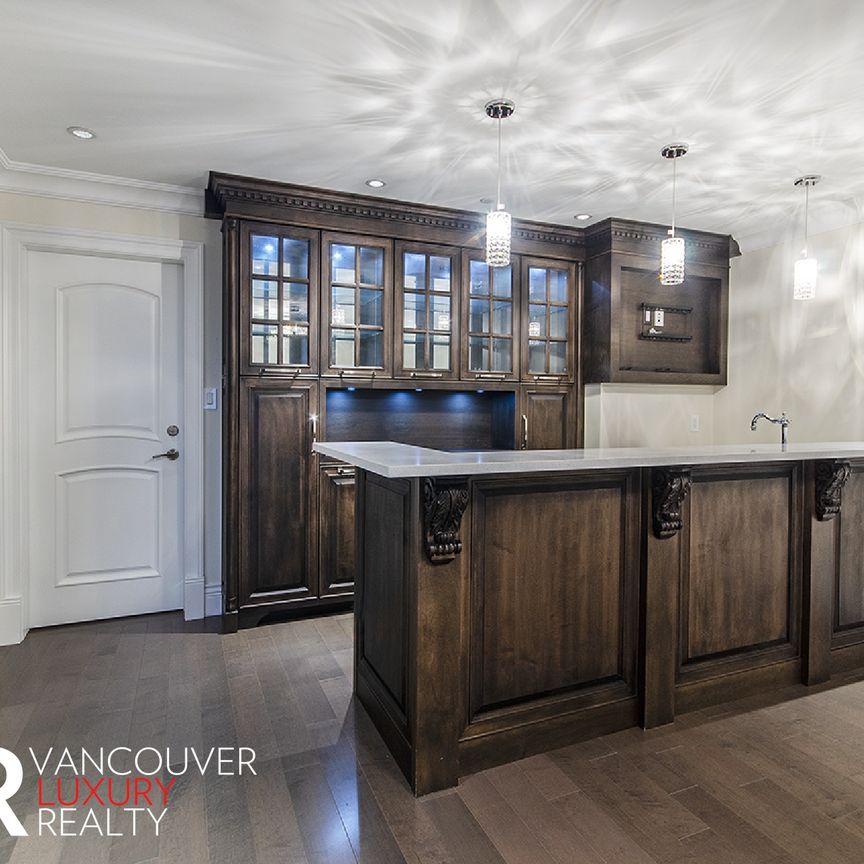 House in Vancouver West Side, BC - Photo 1