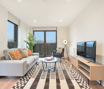 The Oakgate, KT22 7RZ, Surrey - Photo 5