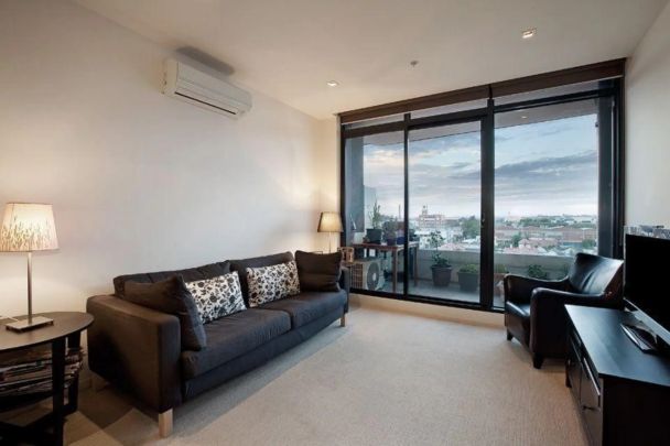 ULTIMATE INNER CITY PAD! - Photo 1