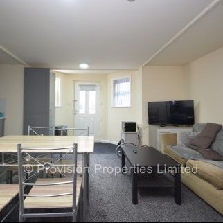 2 Bedroom Flats in Leeds - Photo 1