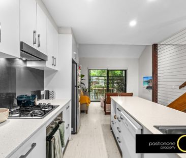 Modern 3-Level Townhouse in Boutique Complex - Photo 2