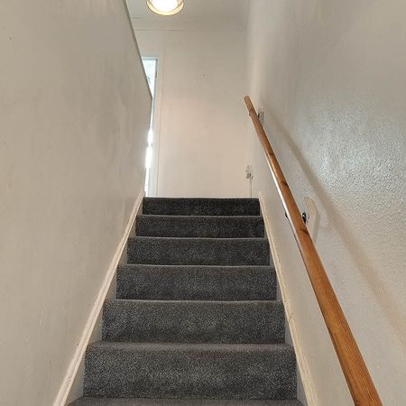 Swinburne Road - Photo 2