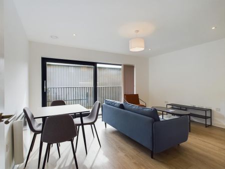 2 bedroom flat to rent - Photo 3