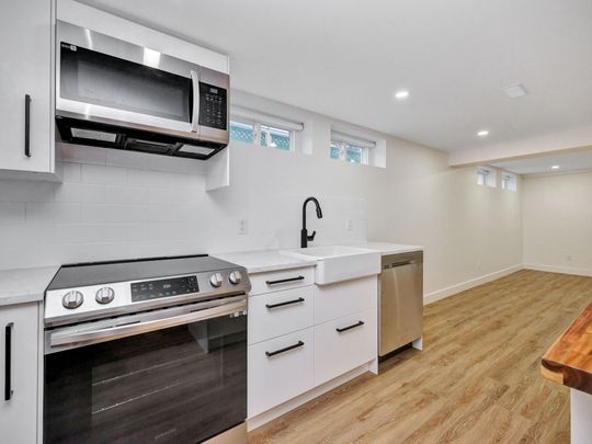 For Lease - 1913 Tweed Avenue, Elmvale Acres and Area, Ontario - Photo 1