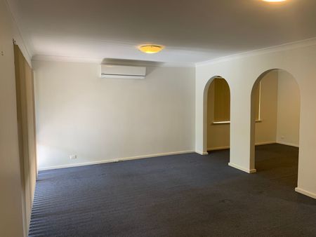 39 Apsley Road, 6155, Willetton Wa - Photo 2