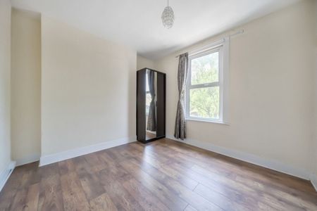 Pound Park Road, London, SE7 - Photo 5