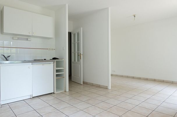 Rue des Acacias - Appartement situé au rez-de-chaussée - Photo 1