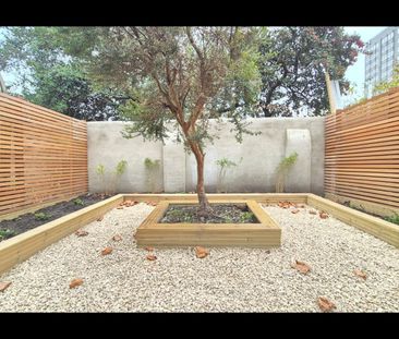 5 Bed Terraced House, St. Dunstans Road, W6 - Photo 4