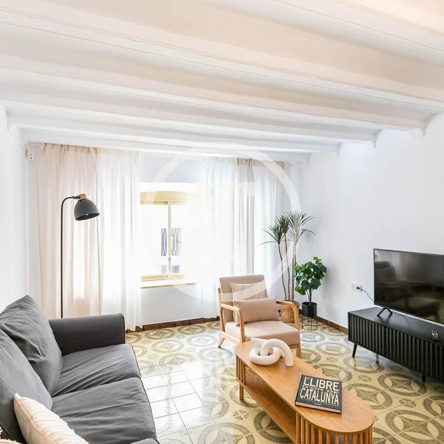 Piso de alquiler en C/ de Joaquín Costa, El Raval - Photo 1