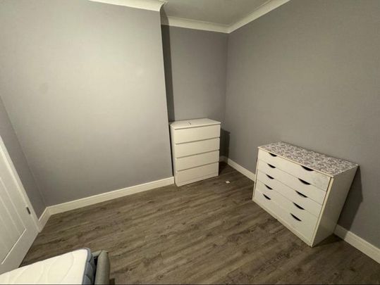 1 bedroom hotel room to rent - Photo 1