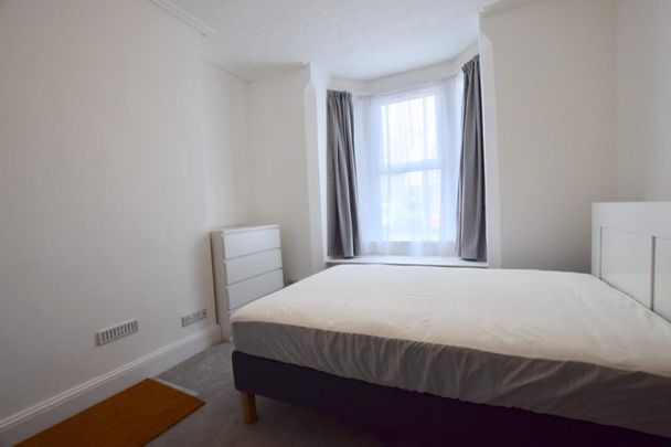 Room 1 - 5 Coundon Street, Coventry West Midlands CV1 - DOUBLE ROOM IN PROFESSIONAL HOUSE SHARE - BILLS INCLUDED - Photo 1