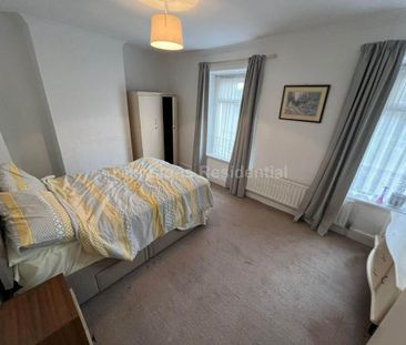 4 bedroom terraced house to rent - Photo 6