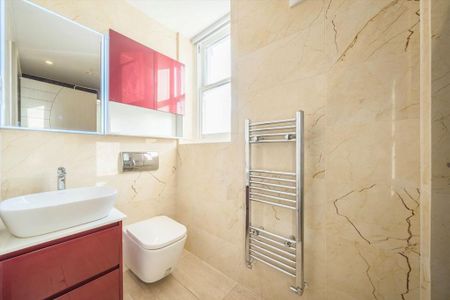 2 bedroom semi-detached house to rent - Photo 4