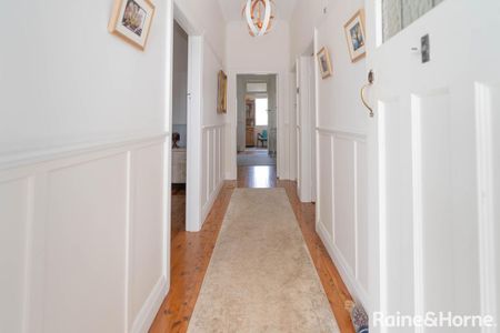 FULLY FURNISHED TURVEY PARK LIVING - Photo 4